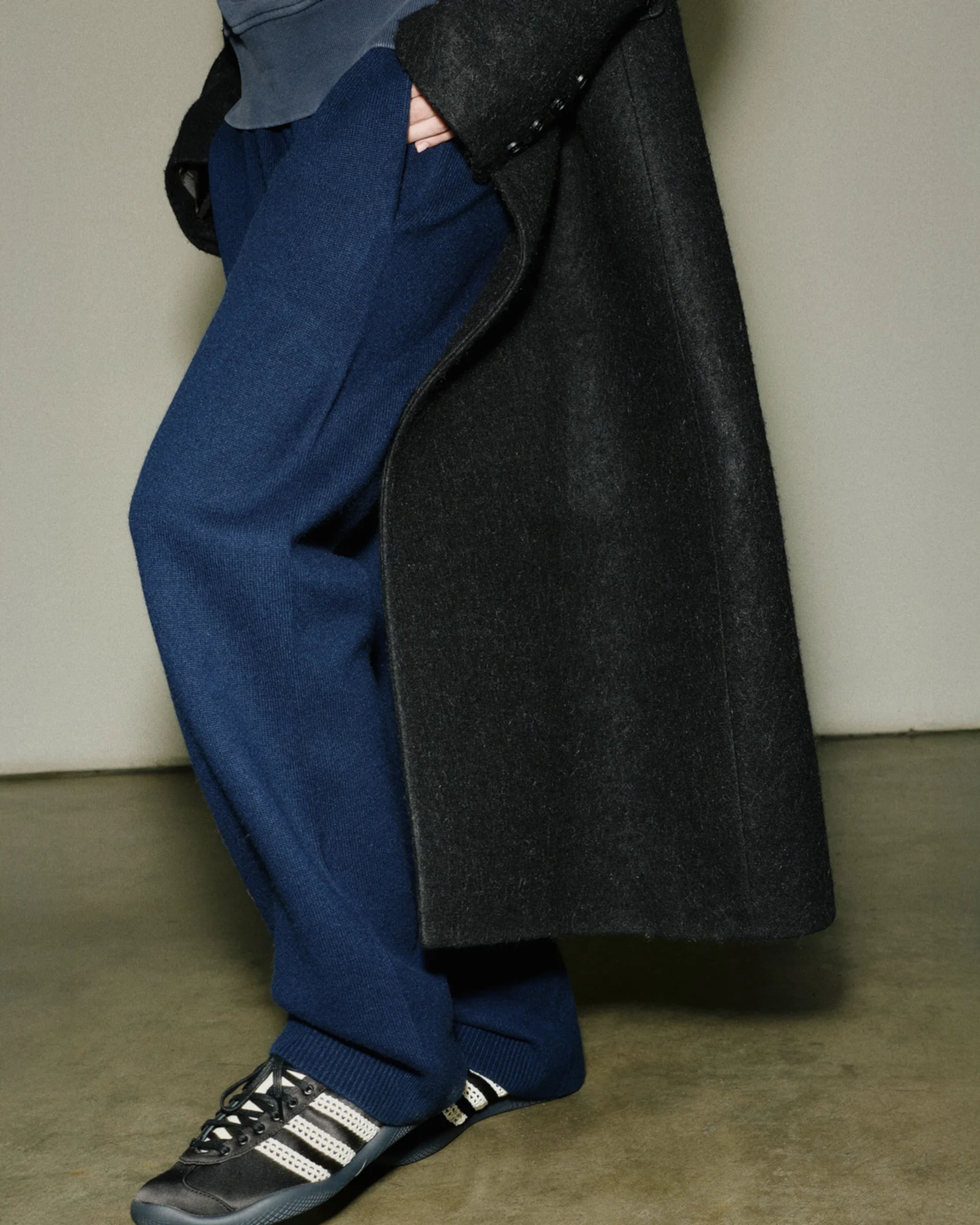 Knit Cashmere Lounge Pant Navy - Image 2