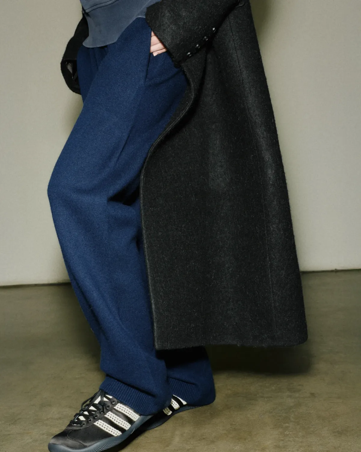 Knit Cashmere Lounge Pant Navy - Image 2