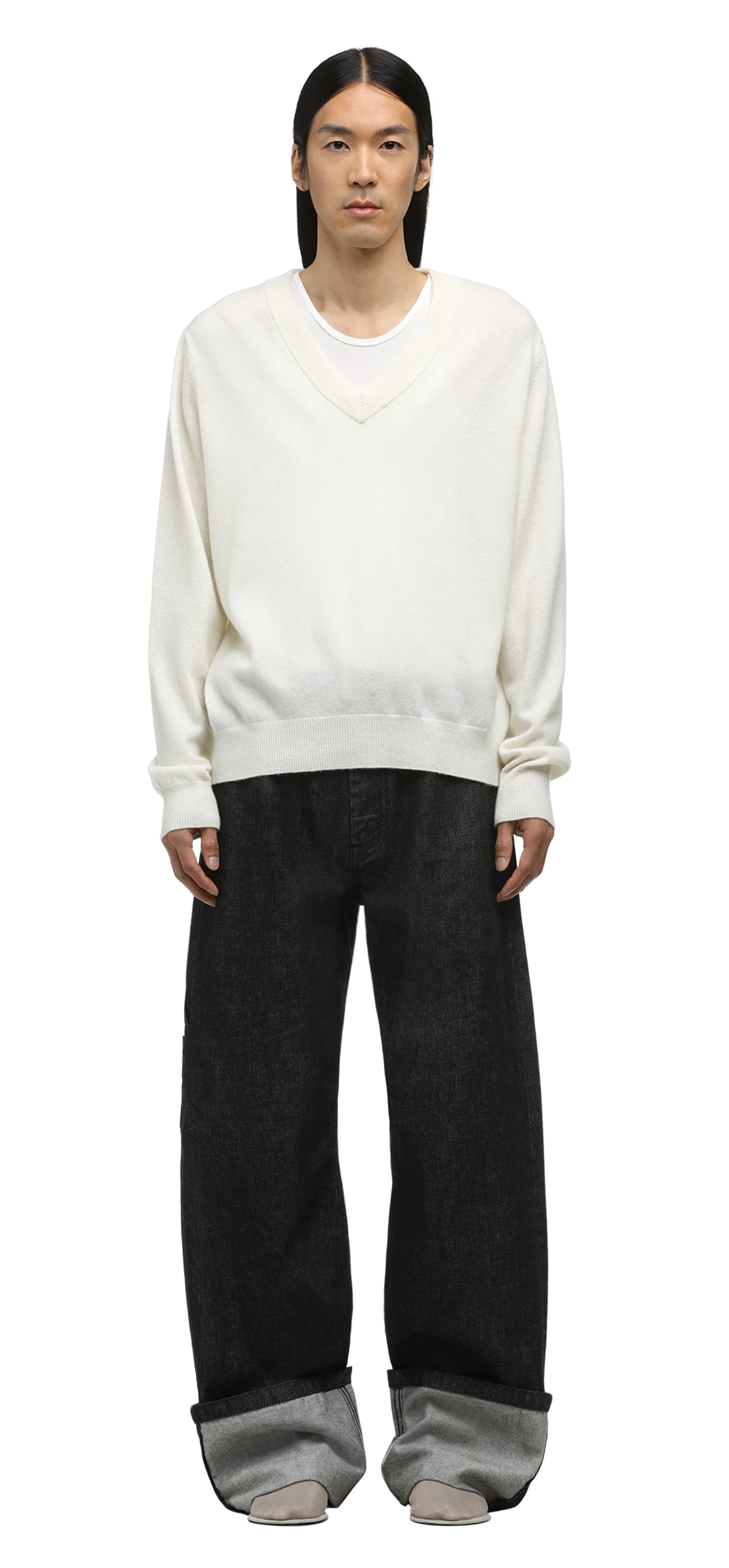 cuff-jean-raw-black character front view