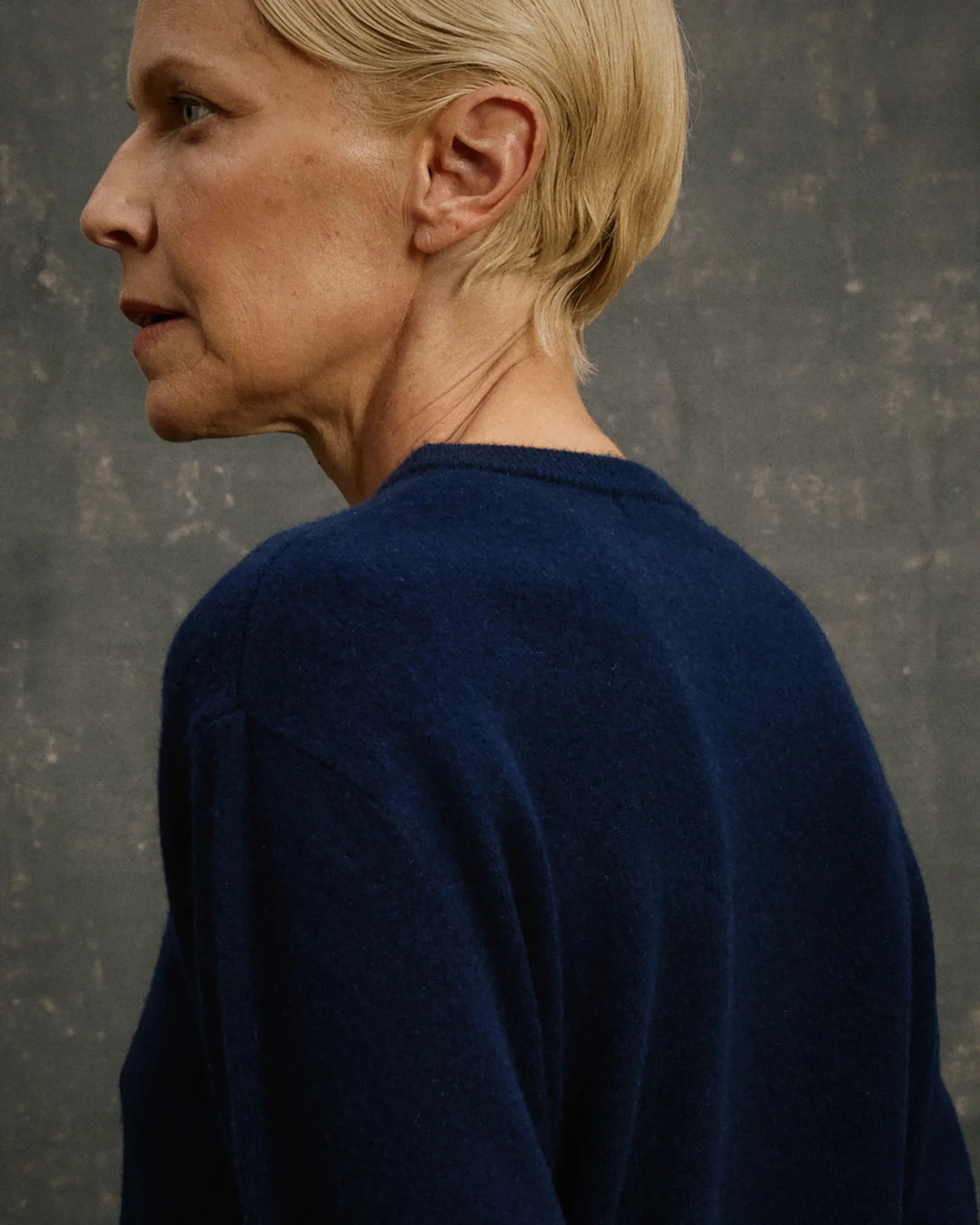 Knit Cashmere Crewneck Navy - Image 3