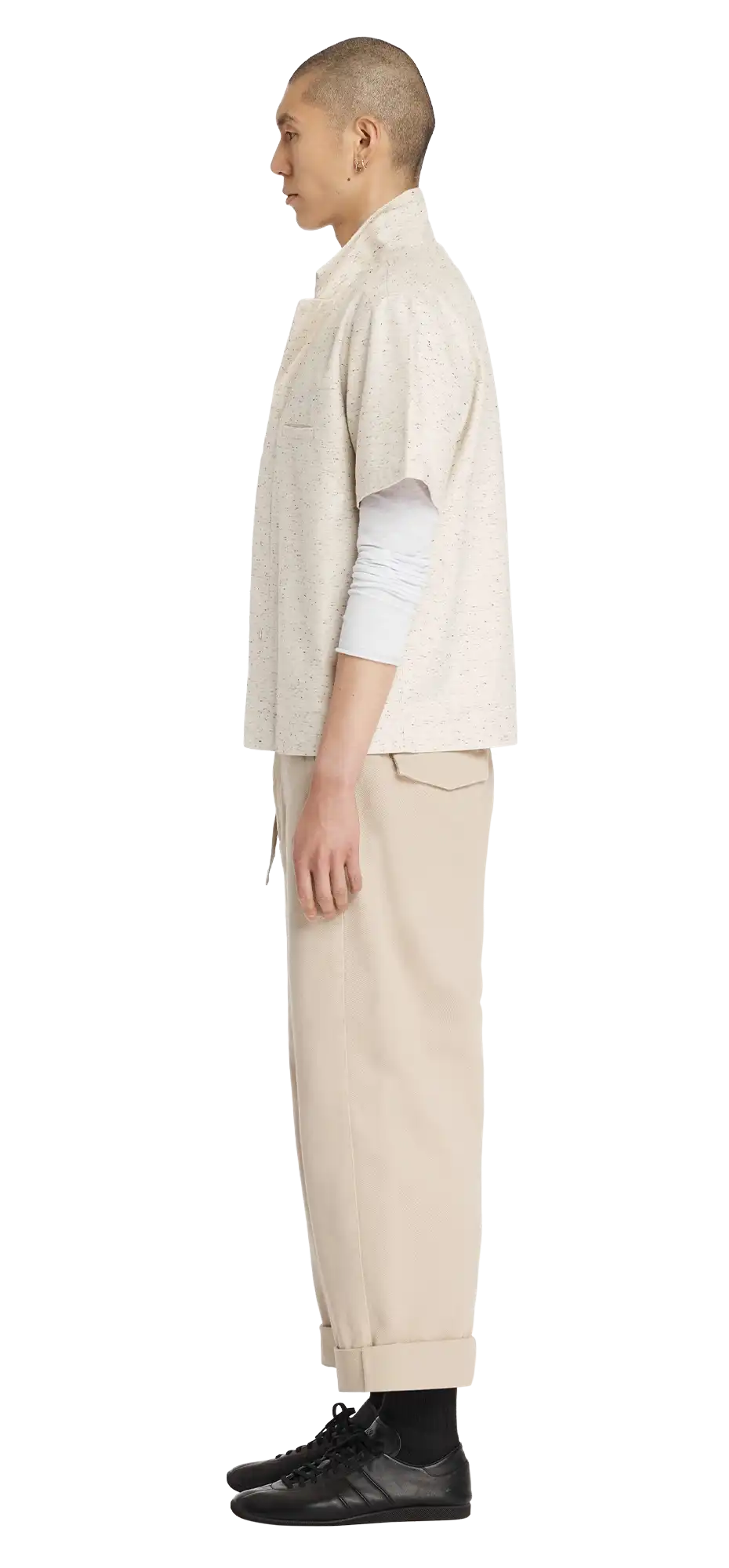 gully-pant-beige character left view