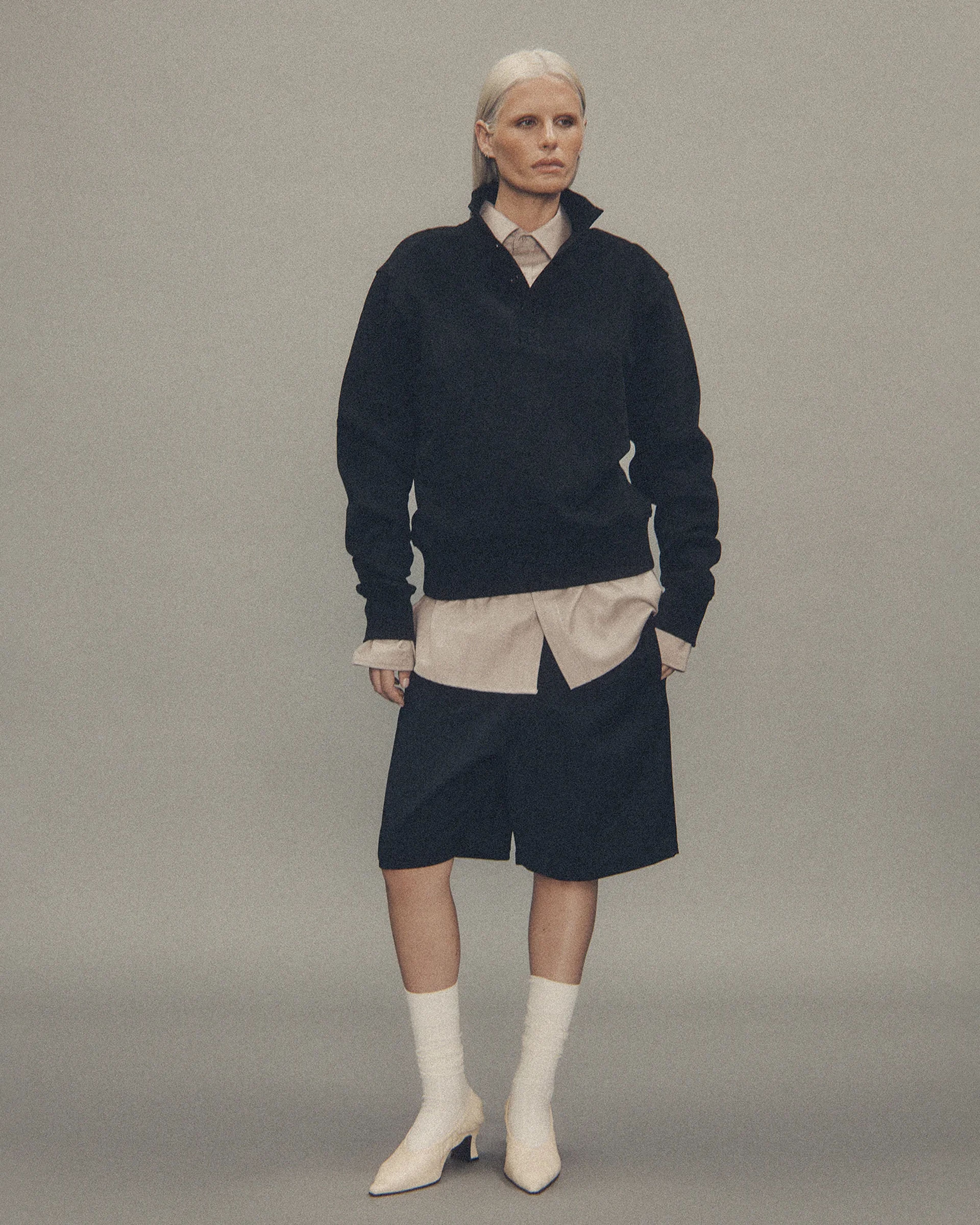 Port Pullover Black - Image 1