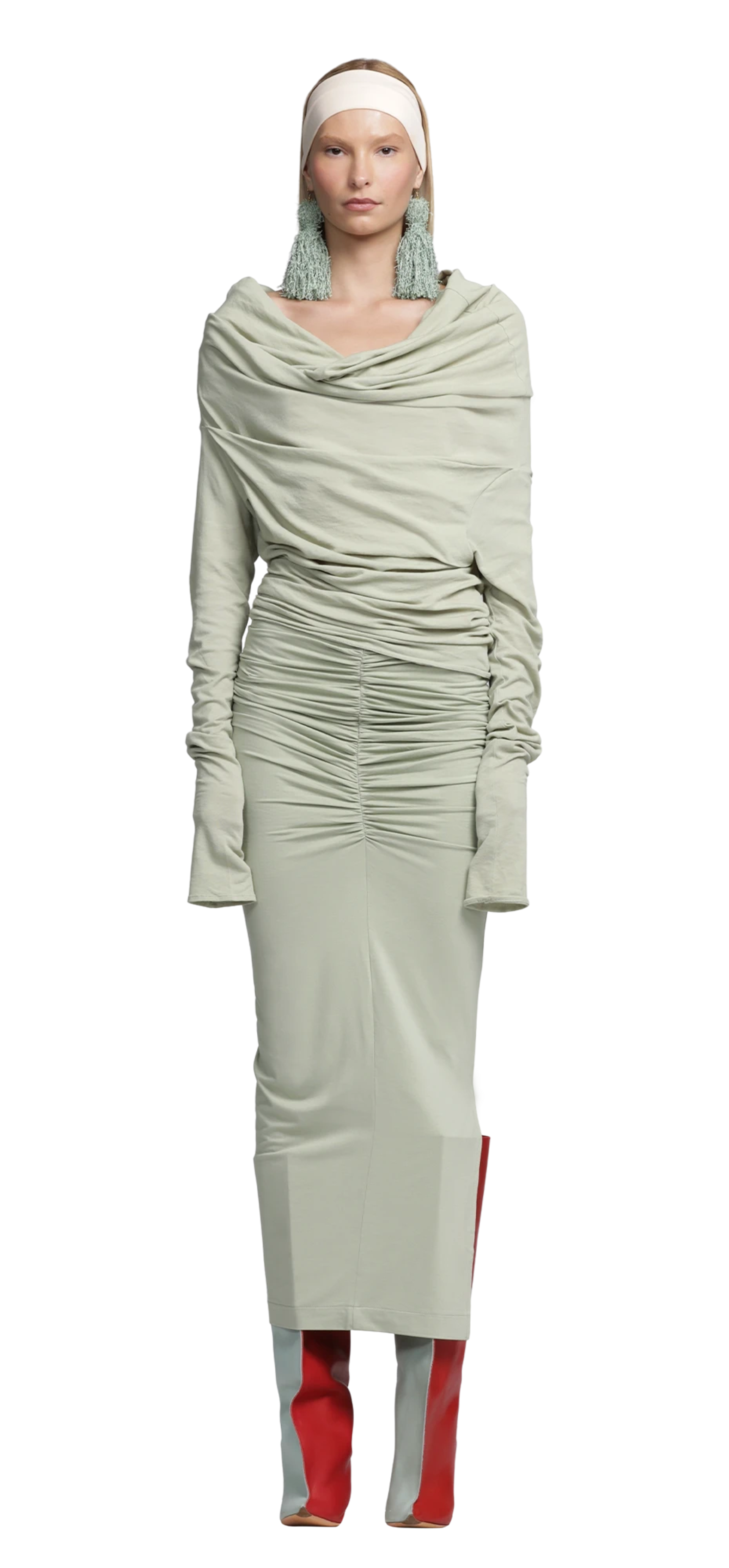 surge-skirt-grove character front view