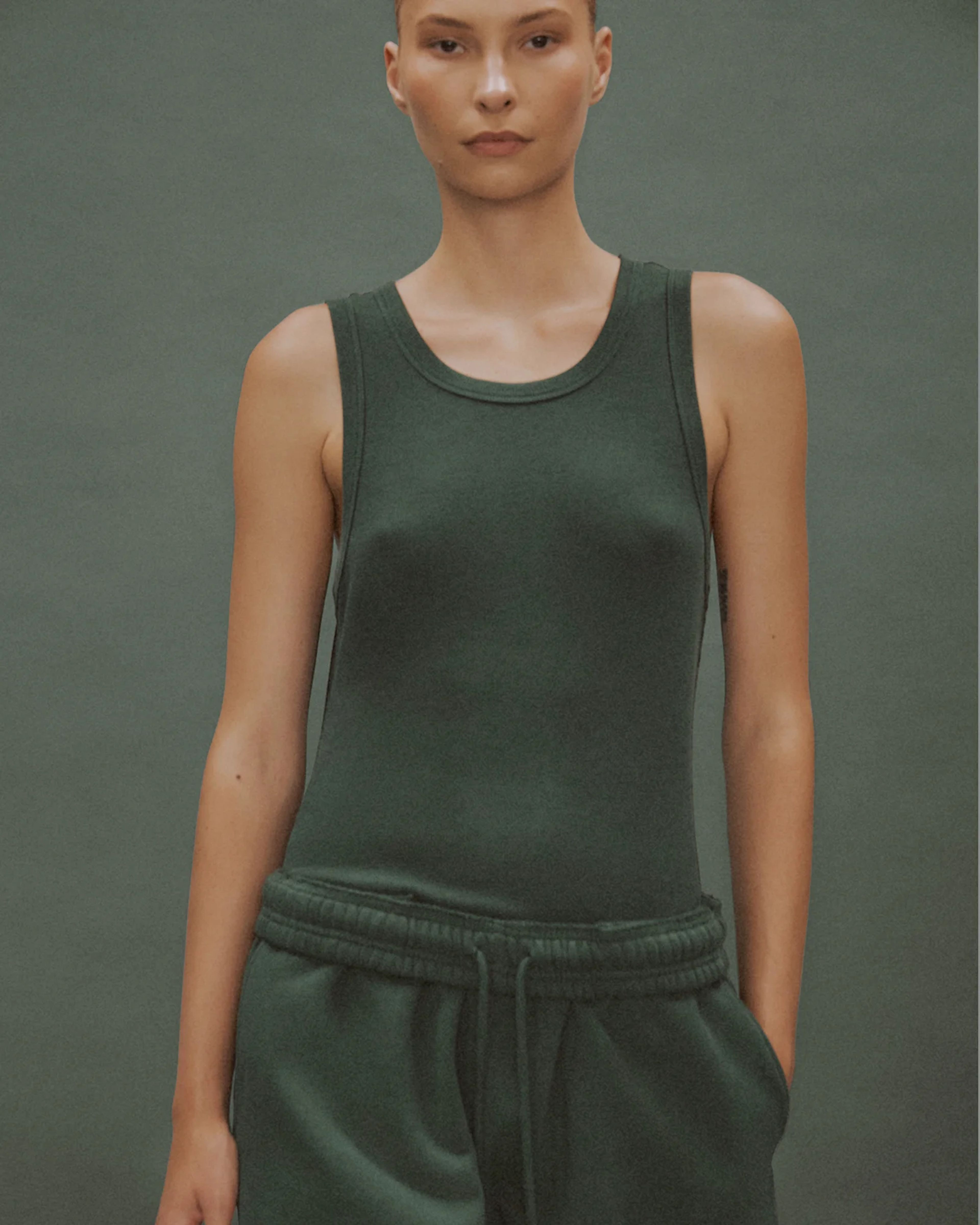 rib-tank-college-green photo model