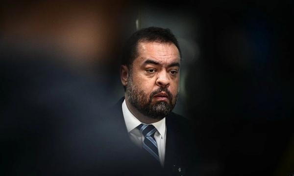 Polícia Federal faz operação contra Cláudio Castro por suspeita de desvio de R$ 3 bilhões para o Banco Master