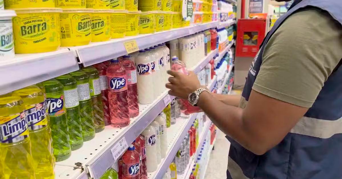 Força-tarefa apreende 3.452 produtos Ypê em supermercado da Freguesia após suspensão da Anvisa