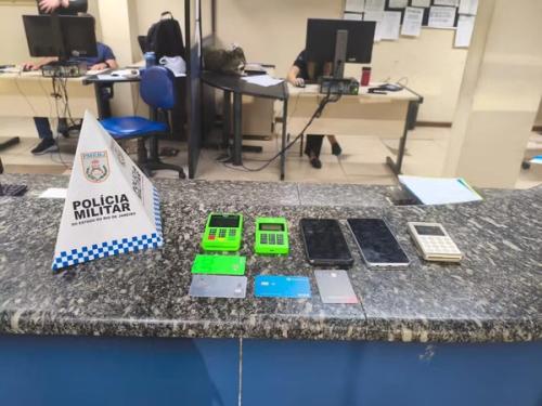 PM prende taxista que tentou cobrar R$ 3,4 mil de turistas em Copacabana