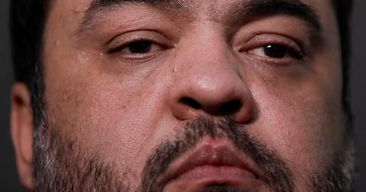 Close no rosto e Cláudio Castro