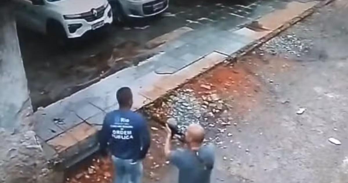 Policiais civis de Caxias invadem depósito da Prefeitura do Rio e retiram viatura rebocada