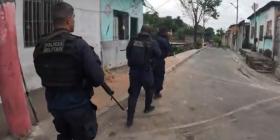 PM e prefeitura fazem operação no Complexo da Mangueirinha, em Duque de Caxias; ação simultânea ocorre no Chapadão