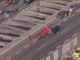 Helicóptero pousa na pista para resgate de motociclista na Linha Amarela