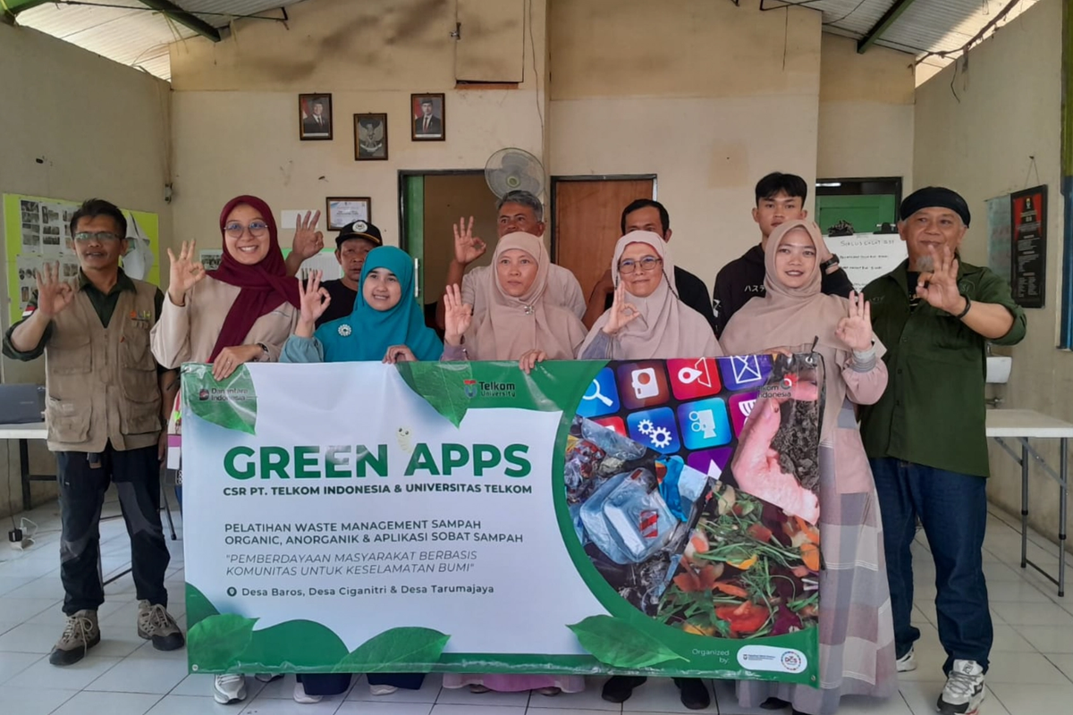 TJSL Telkom Indonesia bersama Telkom University Gelar Pelatihan Budidaya Maggot BSF di Kecamatan Cinambo