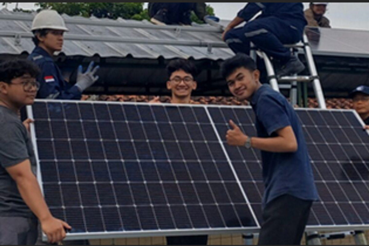 Telkom University Promotes Conscious Water Usage and Renewable Energy in Rural Communities 
