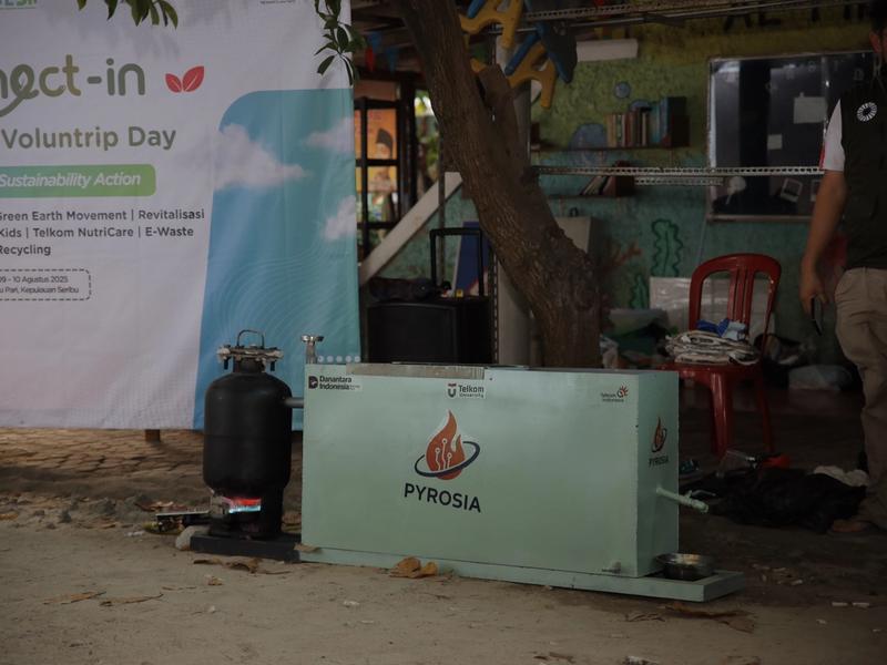 PYROSIA (Pirolis Waste Management)