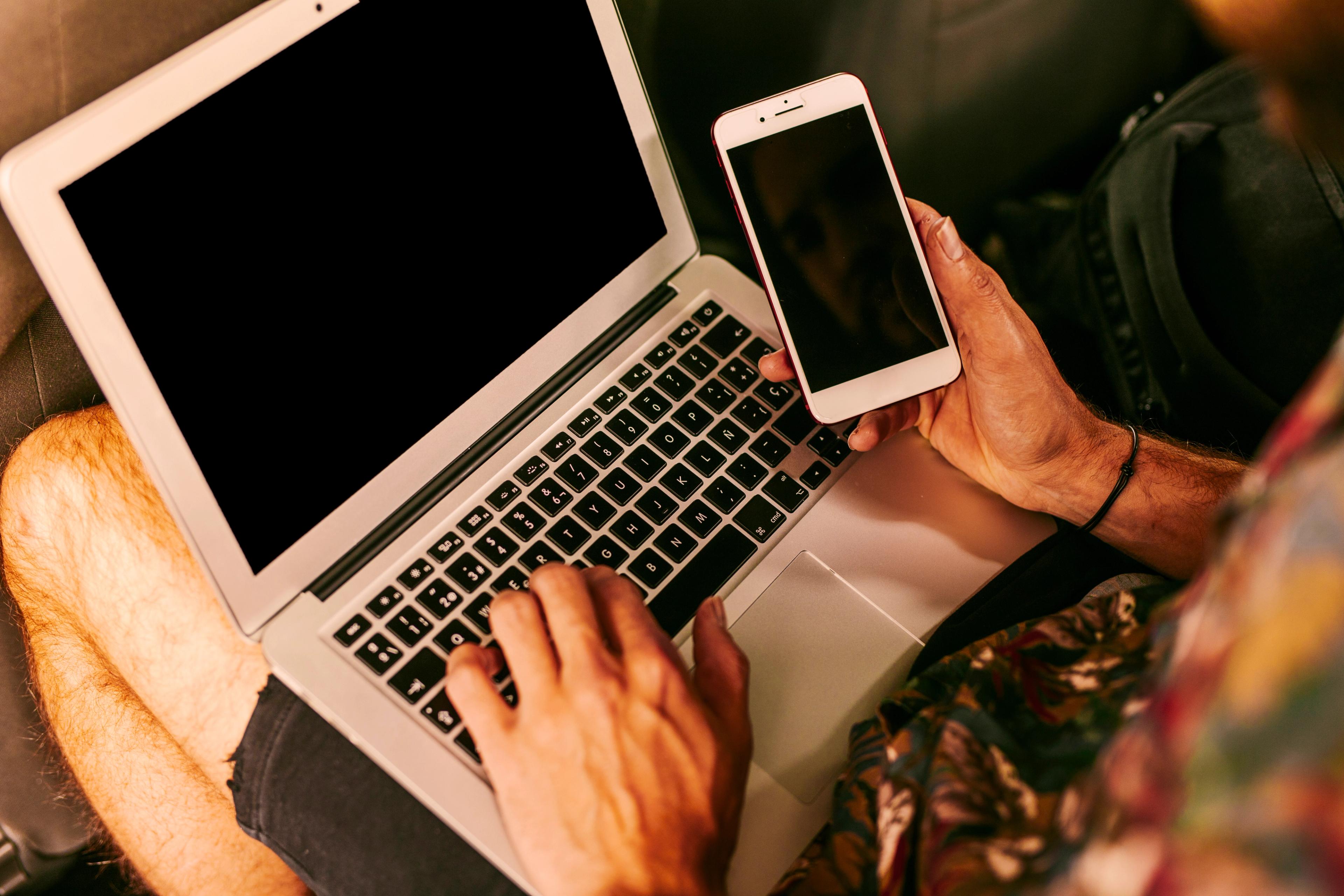 Koble mobil til PC: Slik kobler du iPhone og Android til PC