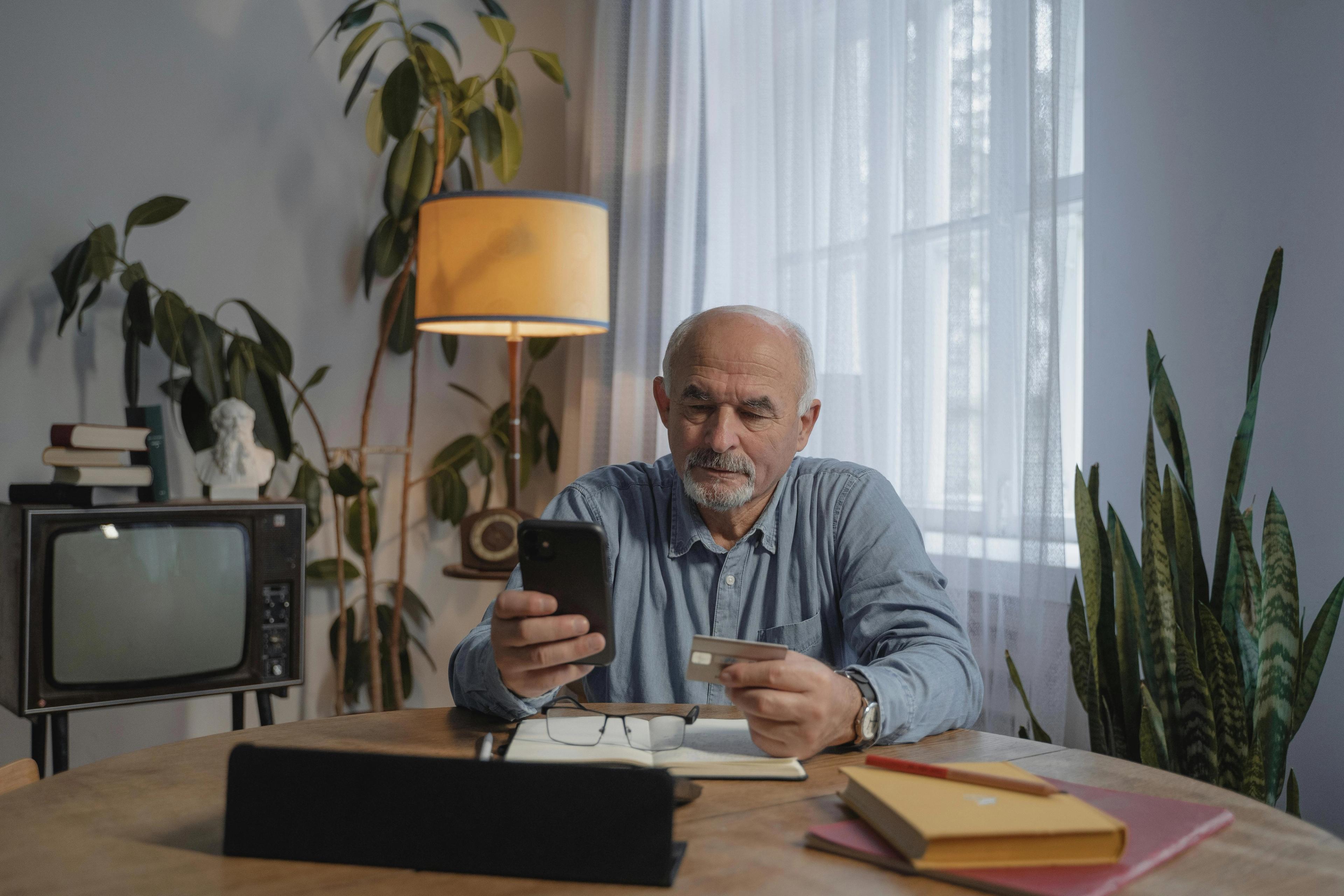 Gamle mobiltelefoner: Levering, pant og verdi