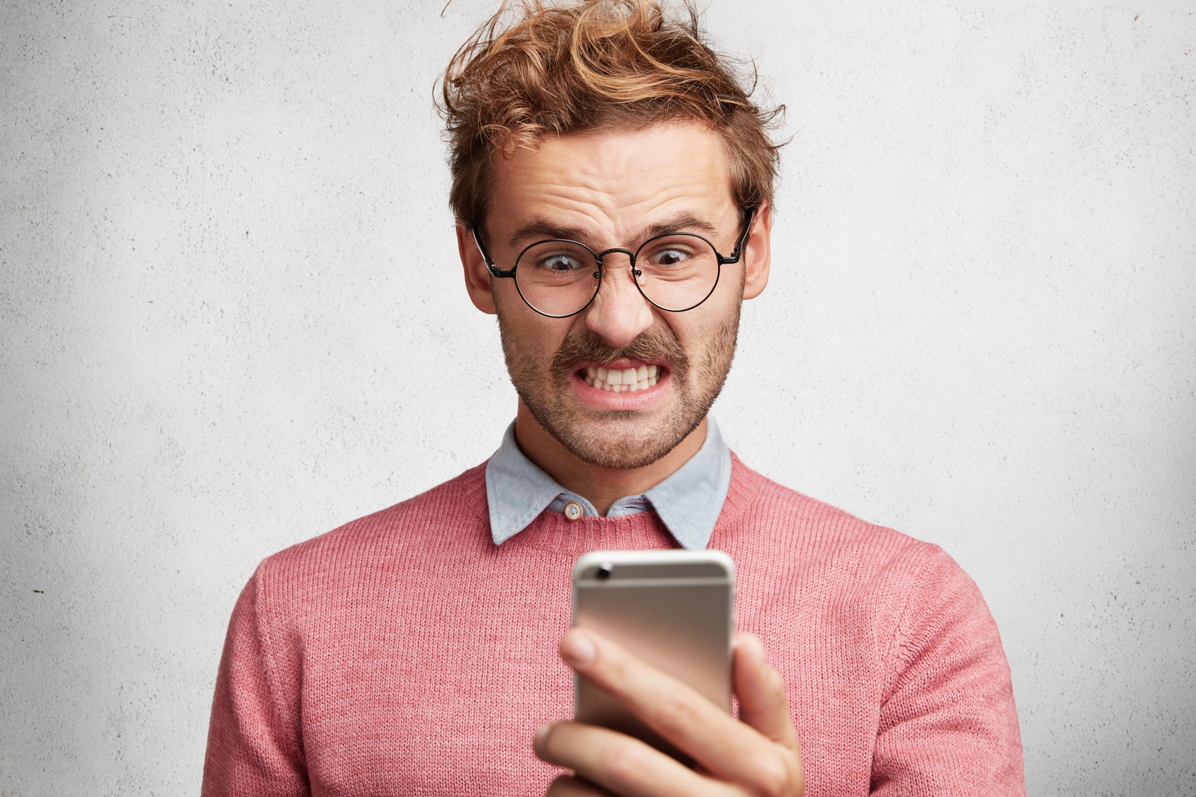 Slik sparer du strøm på mobilen: Komplett guide