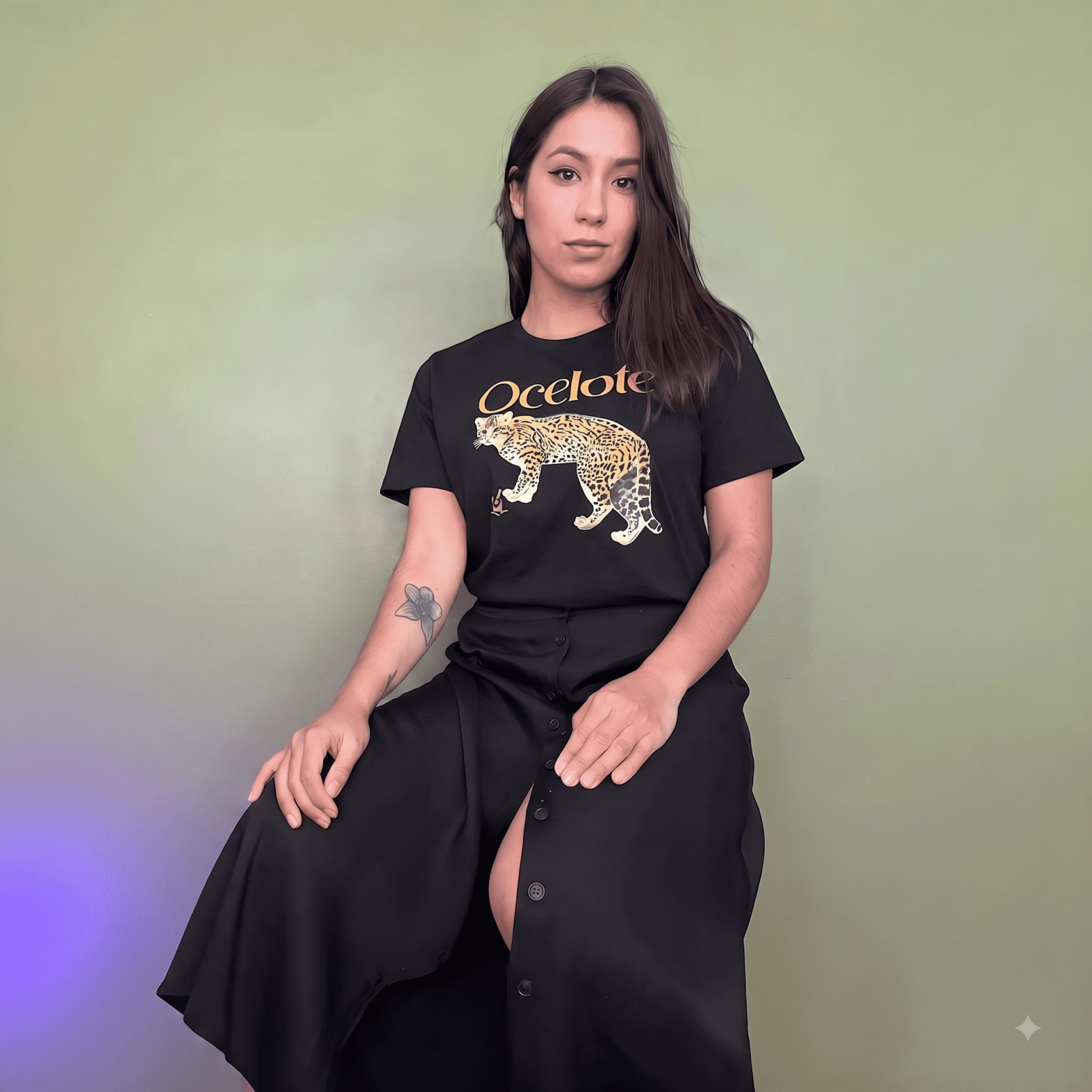 Viviana Gómez Rico con la polera Ocelote de la edición limitada
