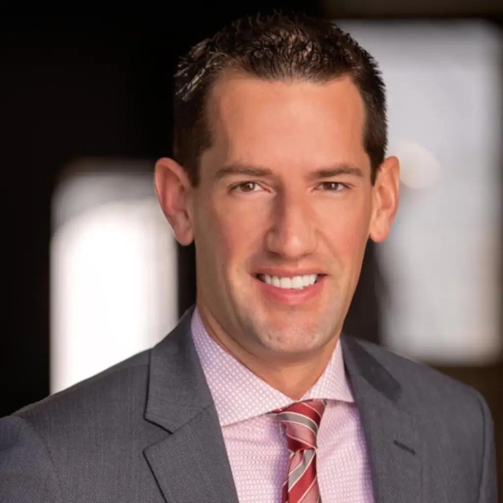 Perry Olson Scaled 3 Insurance Offices with Racing Snail | Mivation Blog