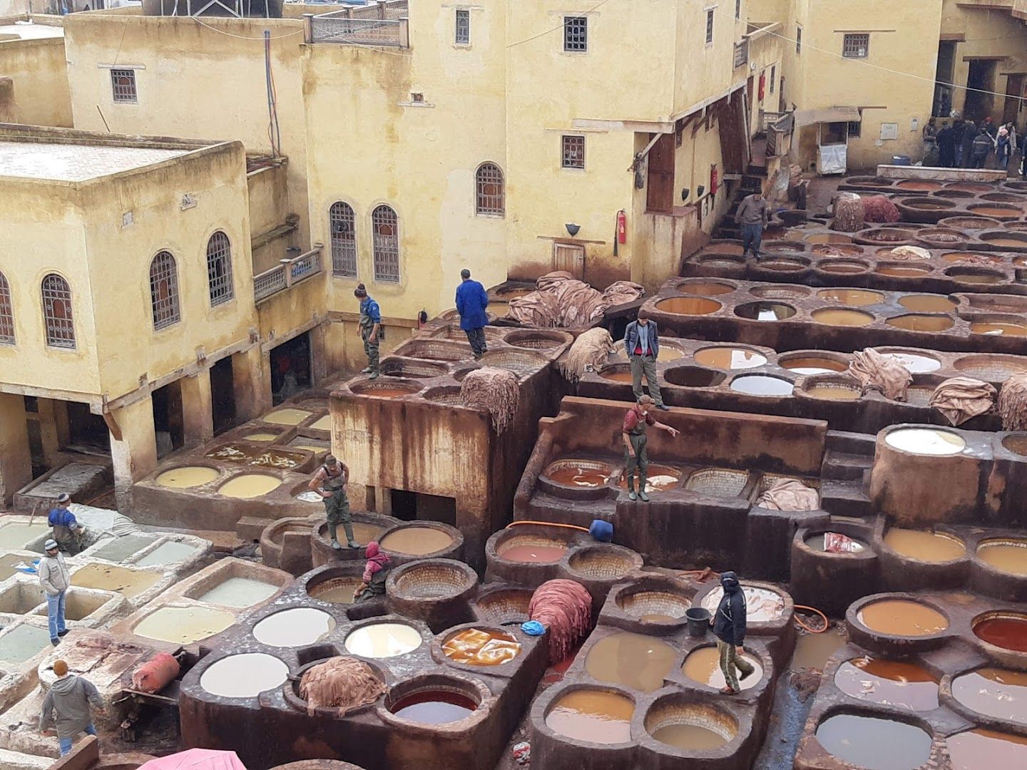 Souk du henné et poterie