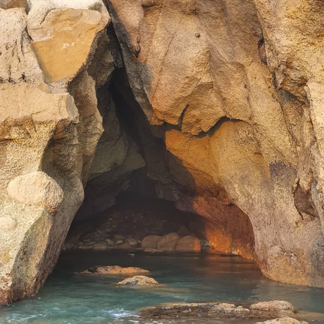 Les grottes - View 3