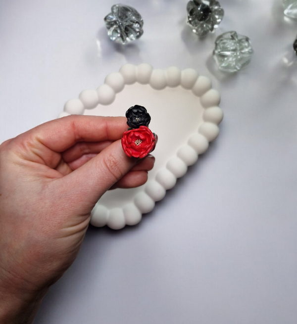 midnight-and-scarlet-rose-rings-01-1