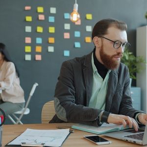 La course contre la montre : Quand votre IT dicte le rythme de l'innovation