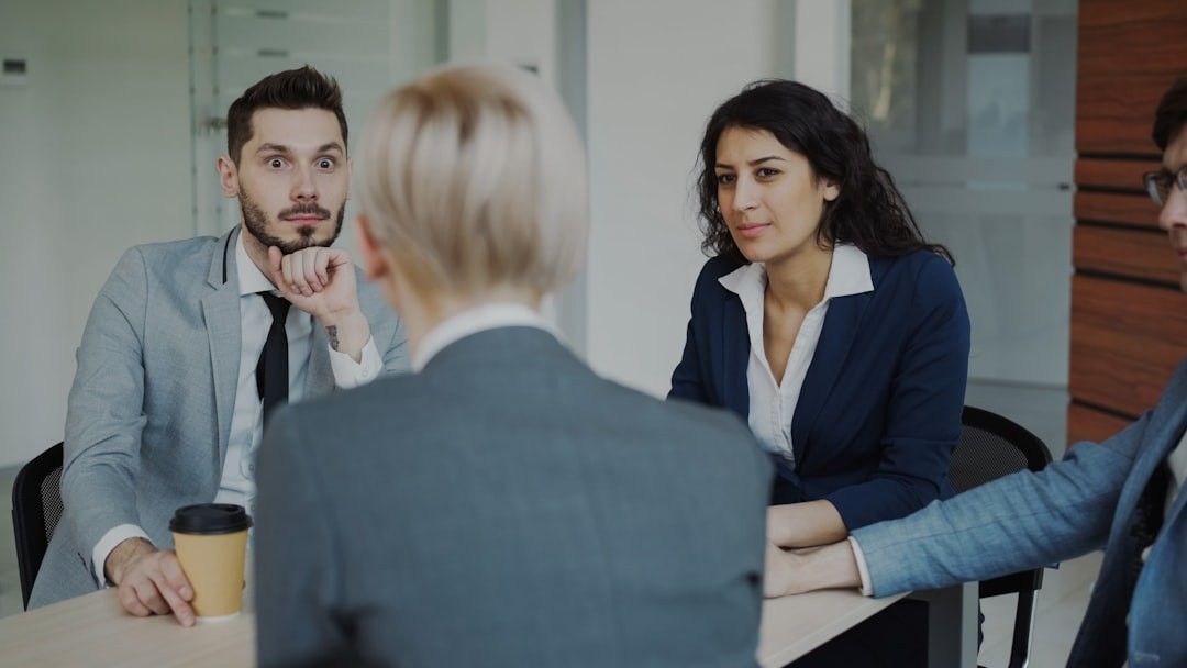 Votre français écrit au travail : mettez les mots en plein dans le mille !