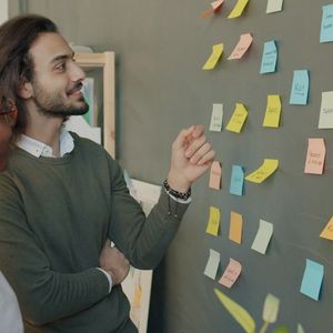 Au-delà des slides inertes : Révélez le conteur qui sommeille en vous !