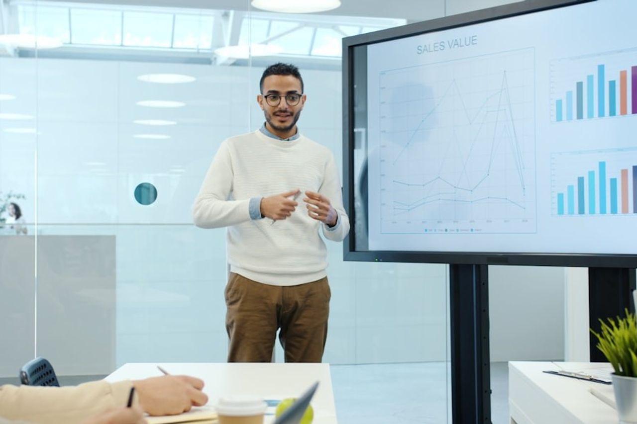 Pourquoi investir dans une formation en intelligence artificielle en entreprise est devenu essentiel ?