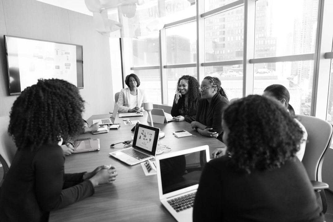 Droit du travail : Naviguer dans les eaux complexes des relations sociales (sans couler)