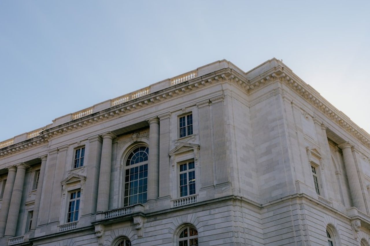 Permis de Construire : Le casse-tête de l'Urbanisme Démêlé !