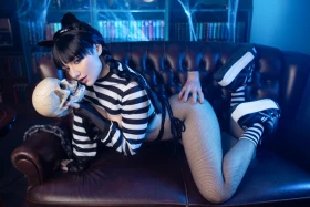 Black Cat Wednesday Addams - 3