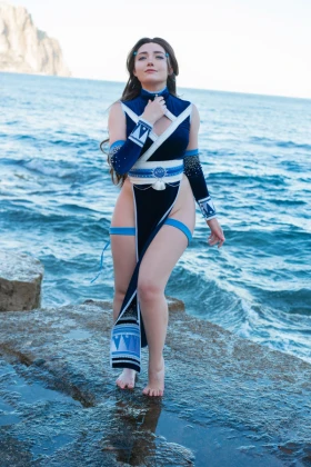 Katara (Waterbending Master outfit) - 1
