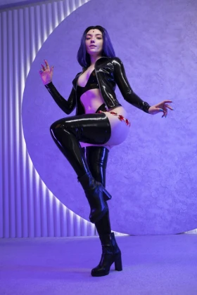 Raven (Latex Suit) - 2