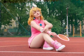 Peach (Mario Power Tennis) - 2