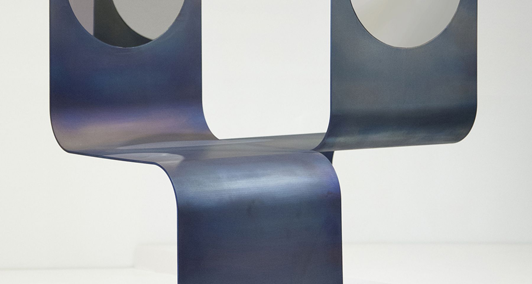 Thin Tete-a-Tete by Kin & Company