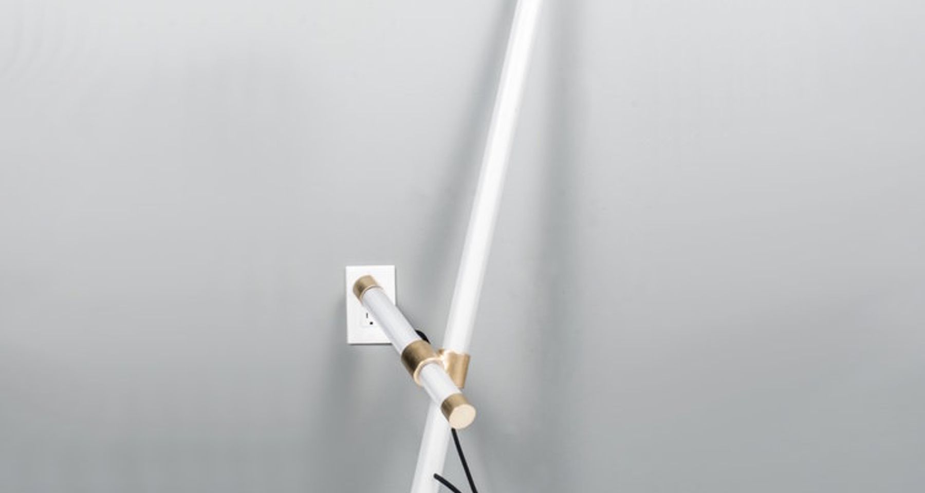 Leaning Axis Light by Thislexik