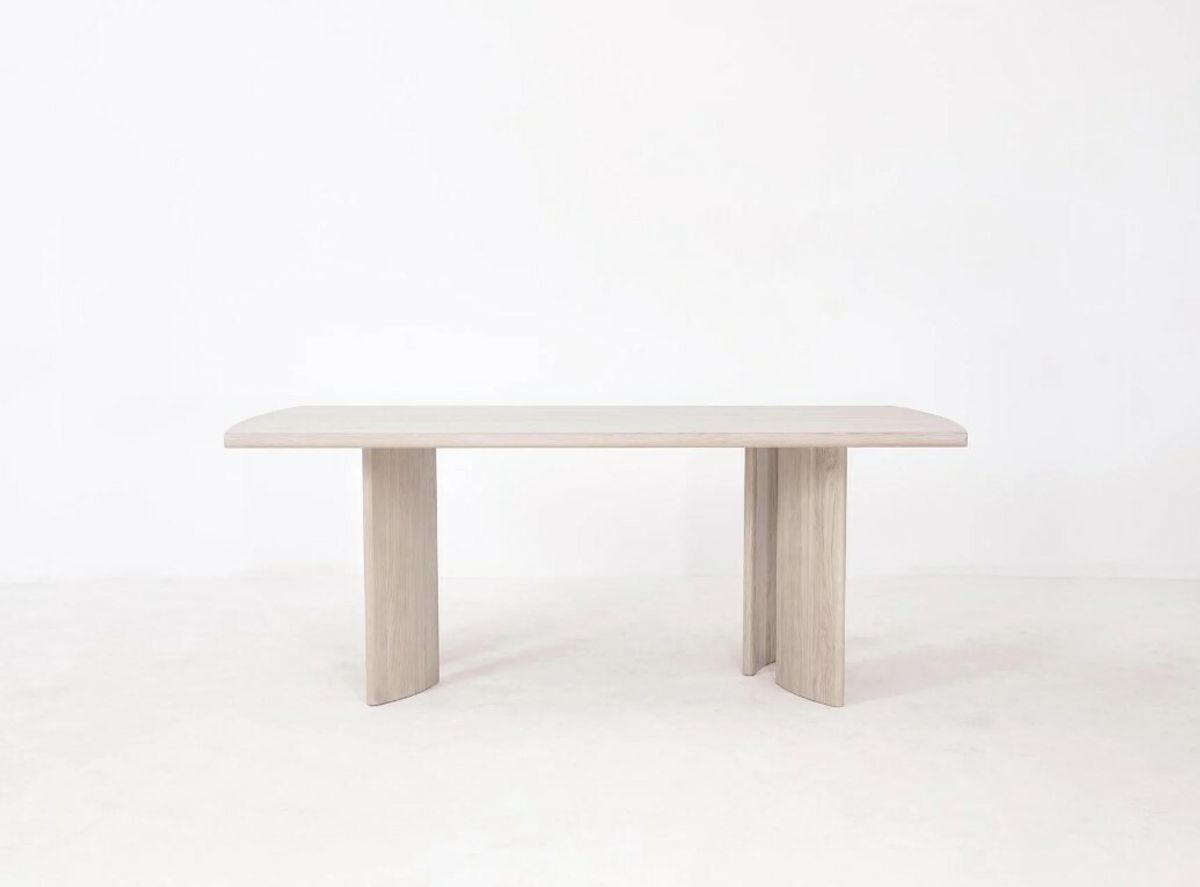 Crest Table