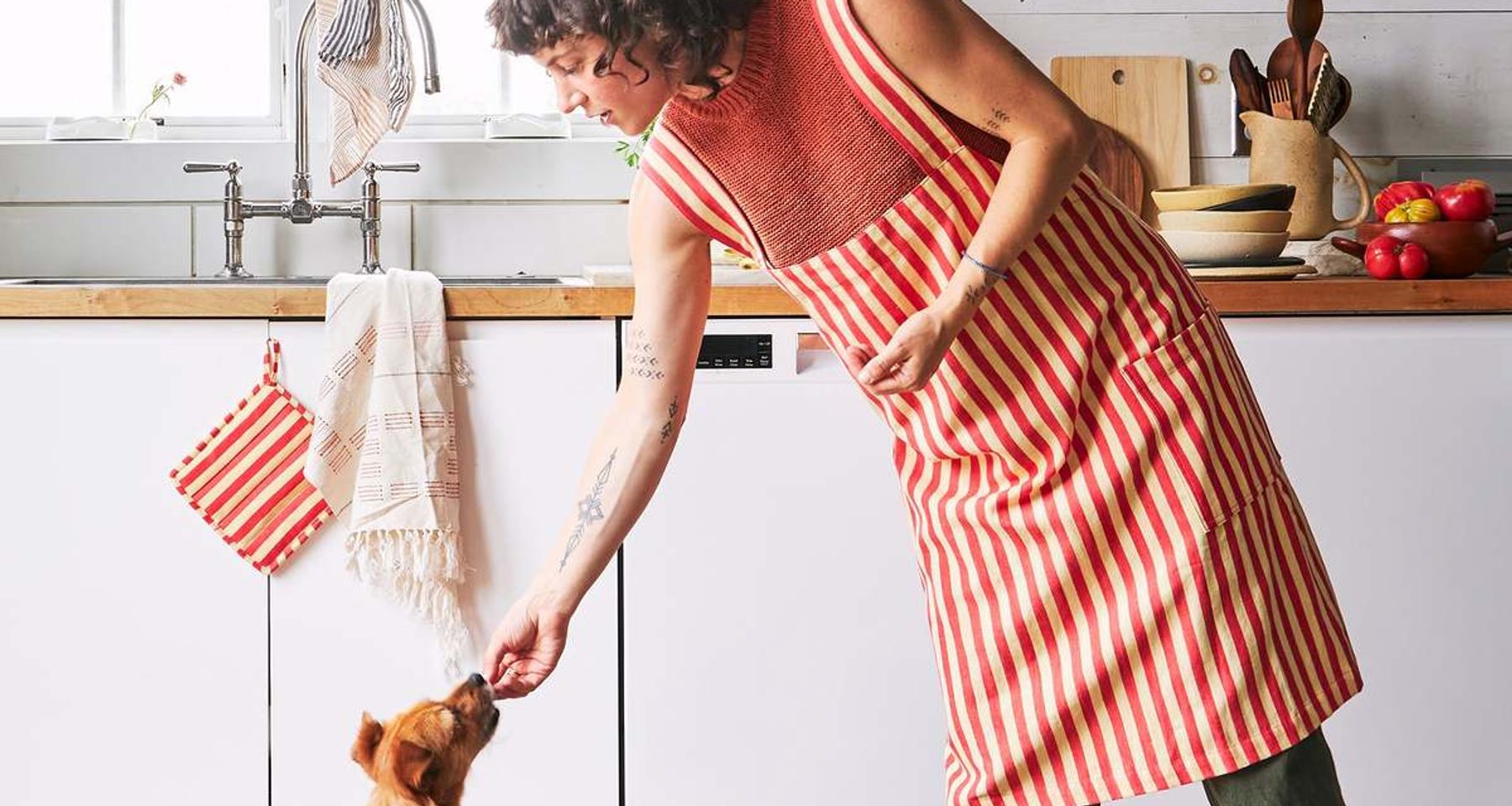 Utility Apron Hibiscus by MINNA Goods