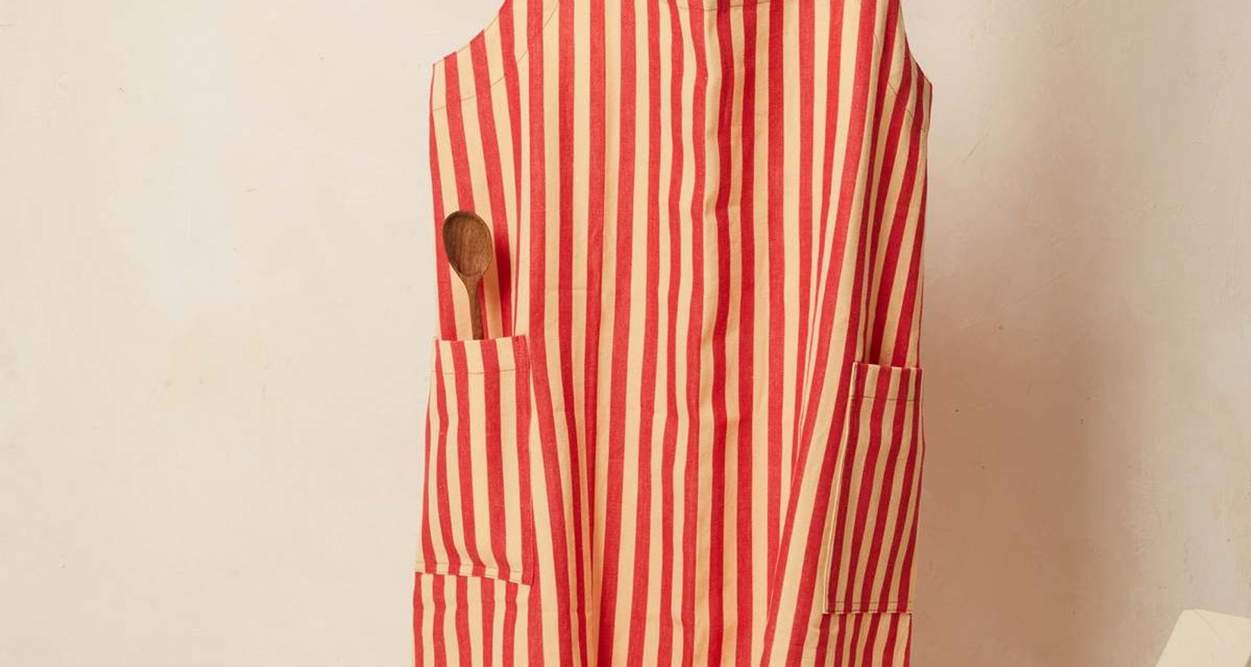 Utility Apron Hibiscus by MINNA Goods