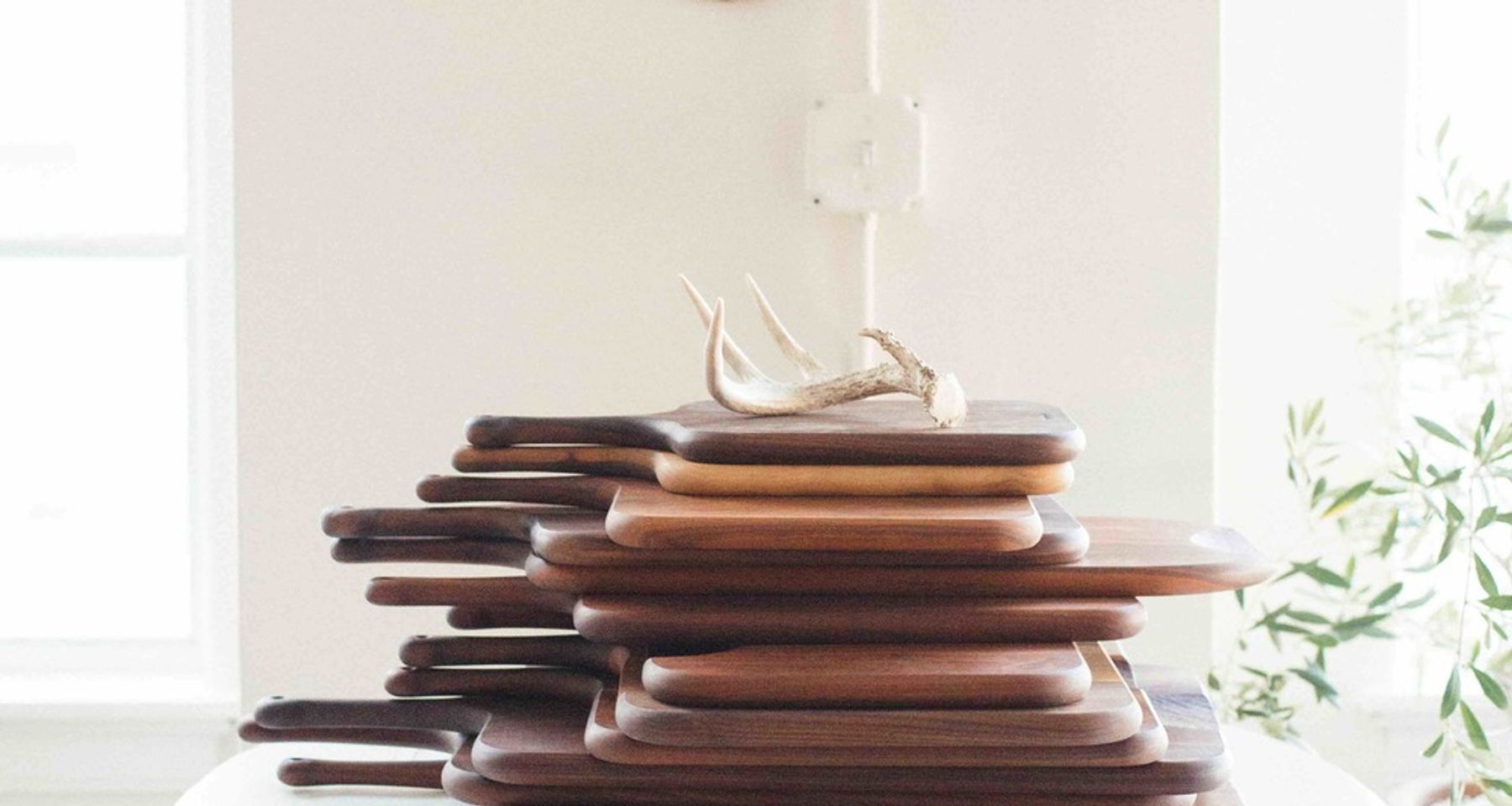 Serving Board No. 5 by De JONG & Co.