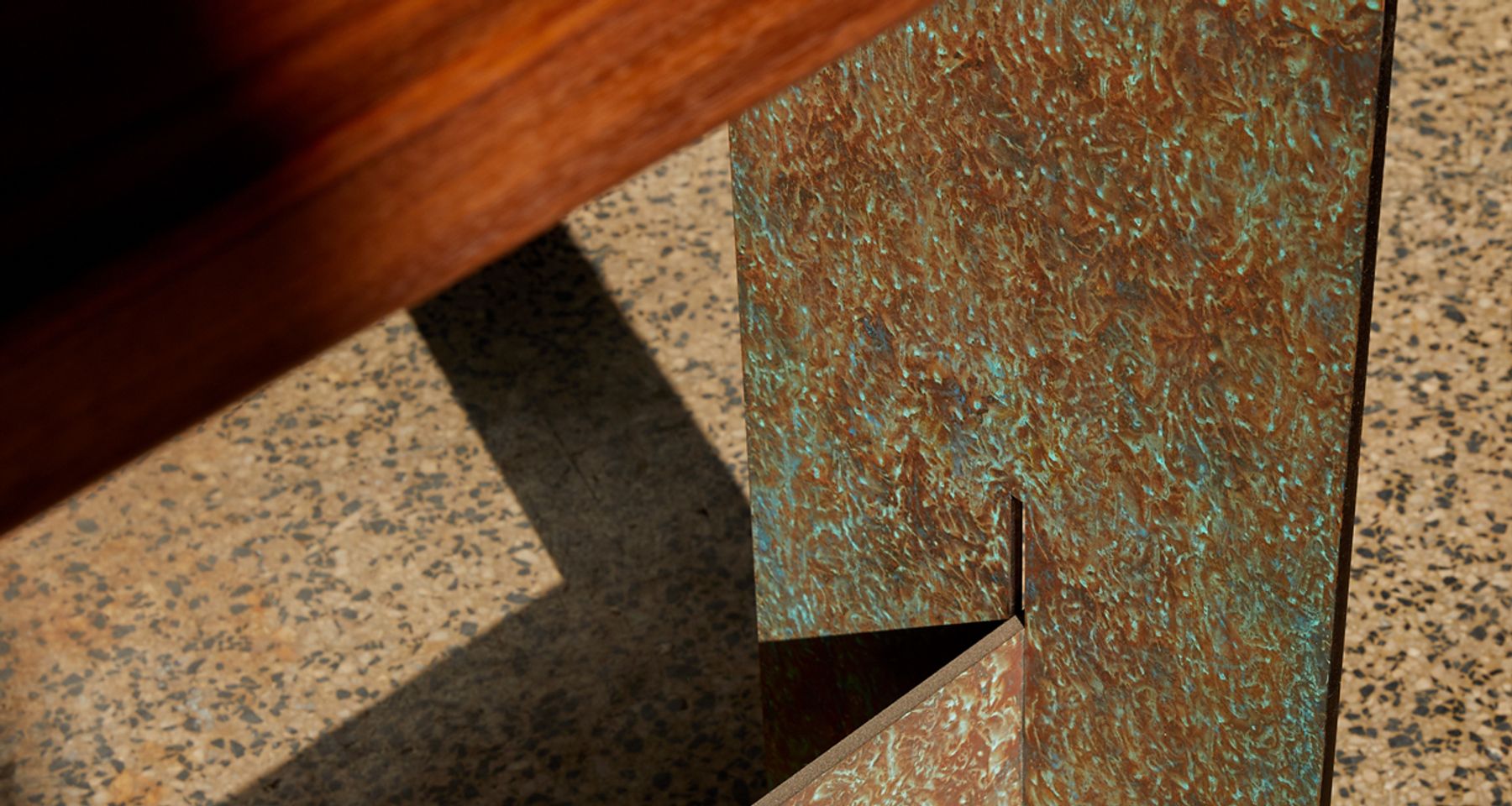 Symmetric Console by CAUV Design