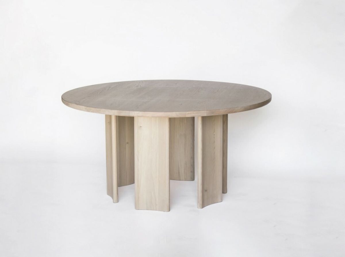 Crest Round Table