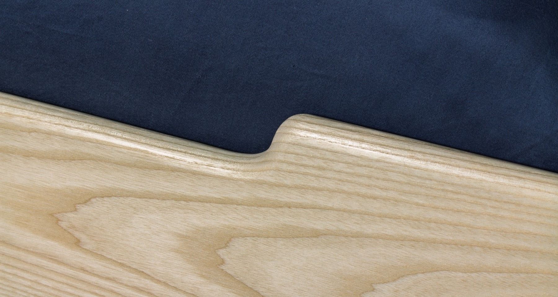 Umea Bed by Lutz