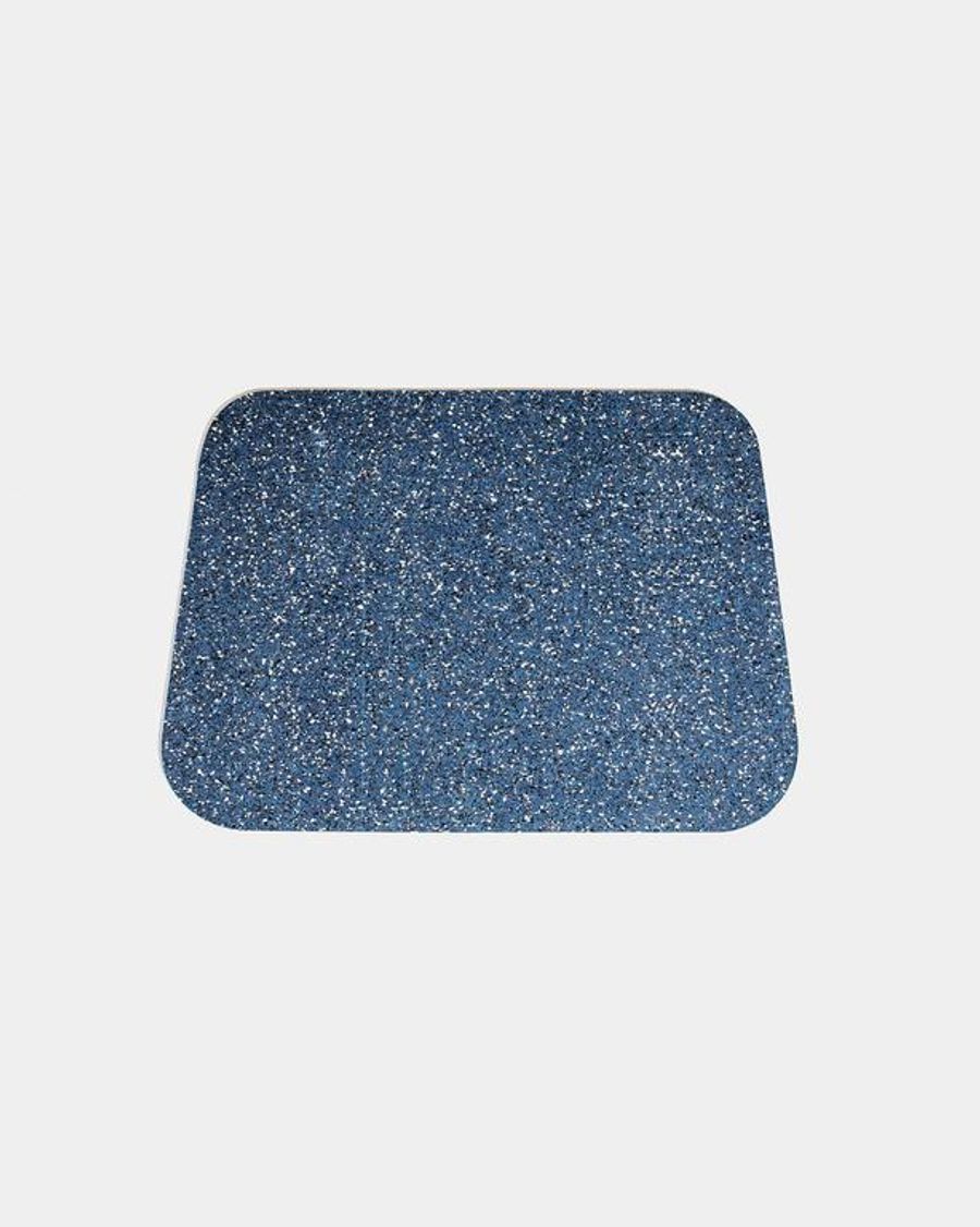 R2 Deskmat