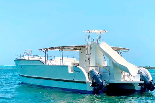 Catamarán Infinity Privado — 2