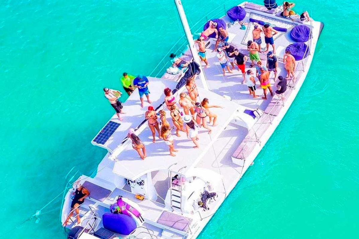 Power Fly Parasailing & Catamaran