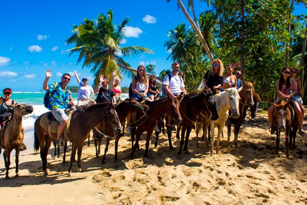 Montaña Redonda + Horse Back Riding