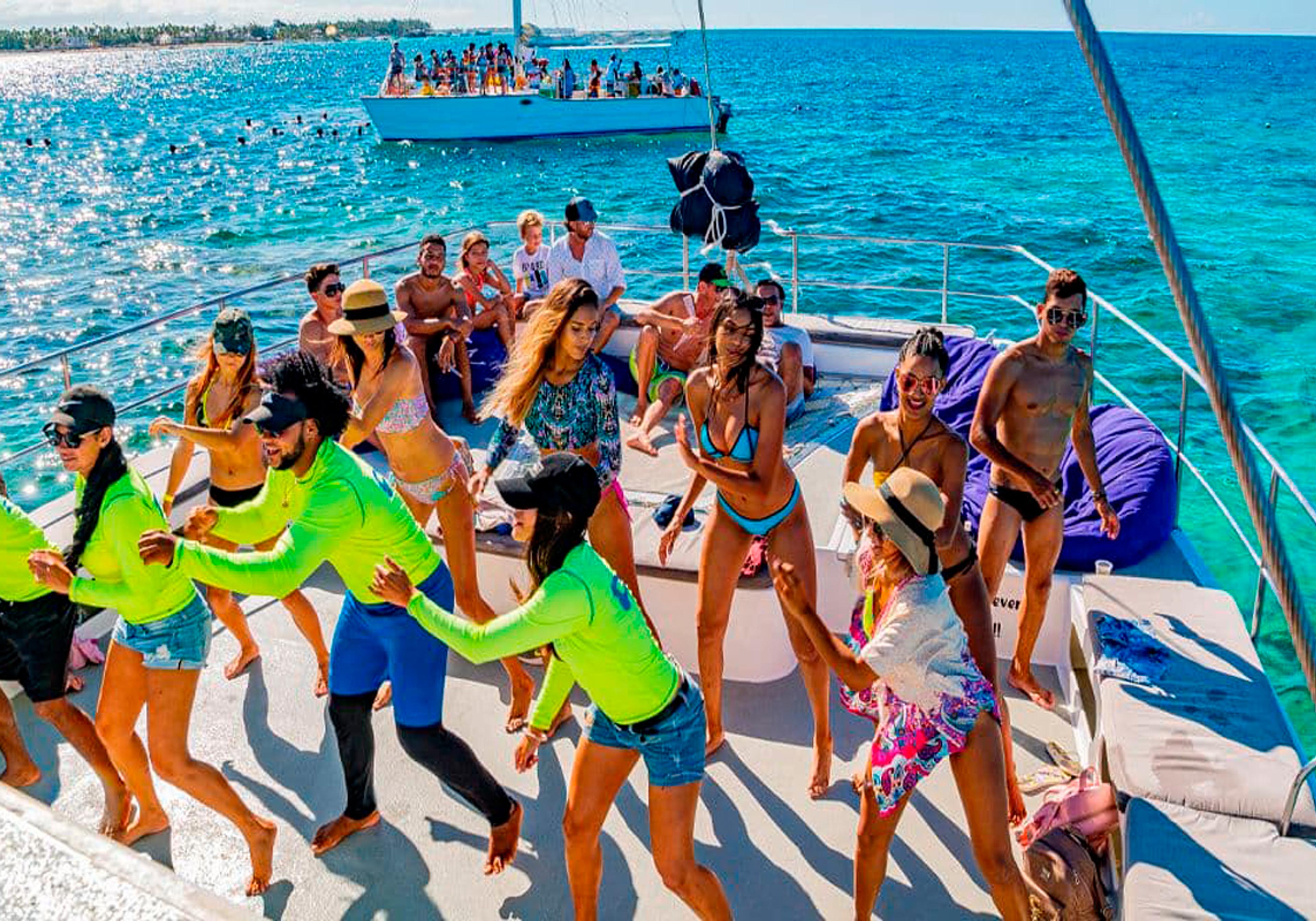 Private Sailing Family Adventure — Catamaran Tour — 3